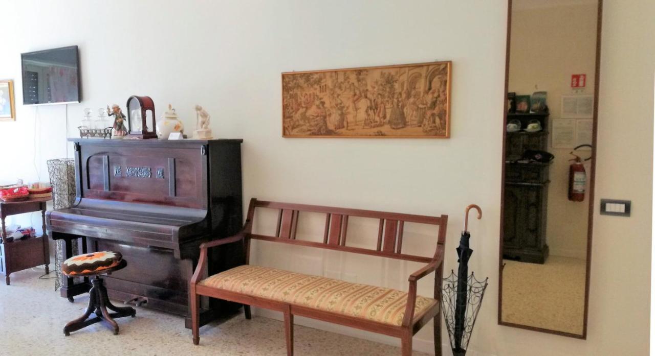 Bed and Breakfast Le Rondini Neapol Zewnętrze zdjęcie